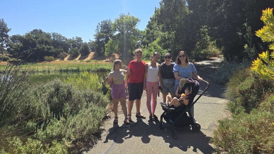 חוות האקלום, דייוויס